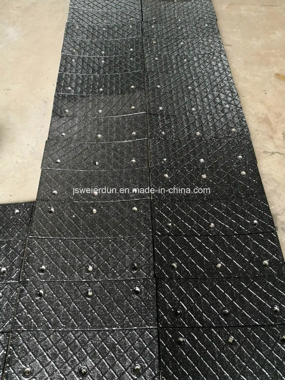 Wear Resistant Material Mining Welding Chromium Carbide Overlay Wear Steel Plate